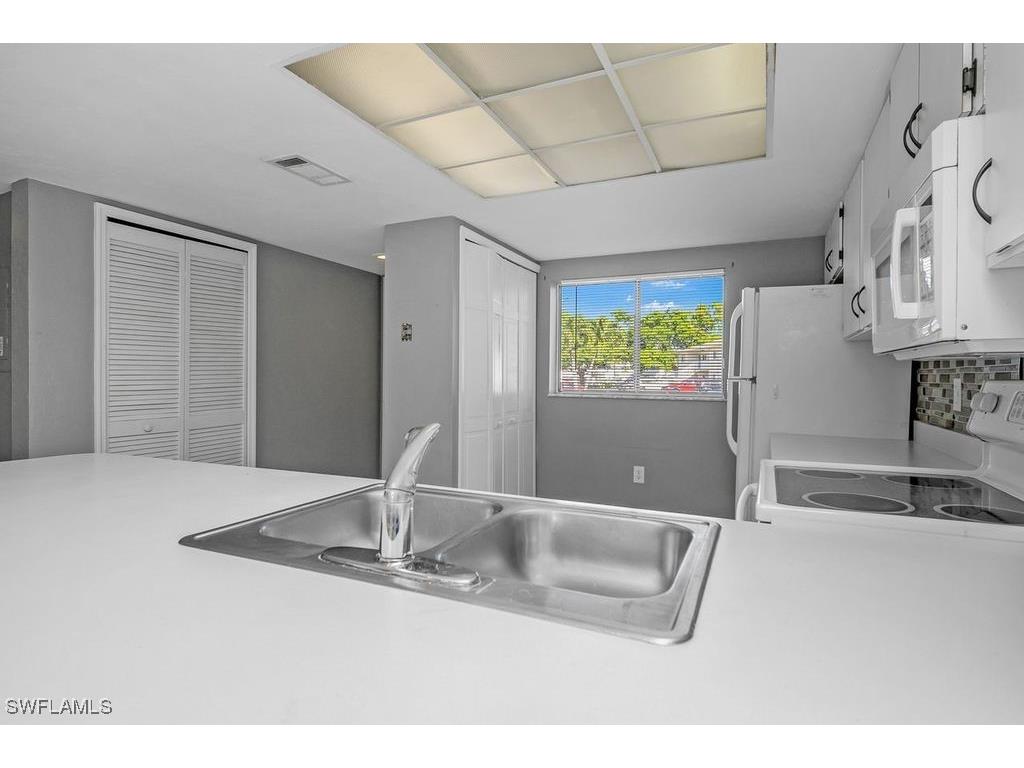 2360 Naples Trace Circle #2 Naples FL 34109 225084088 image7