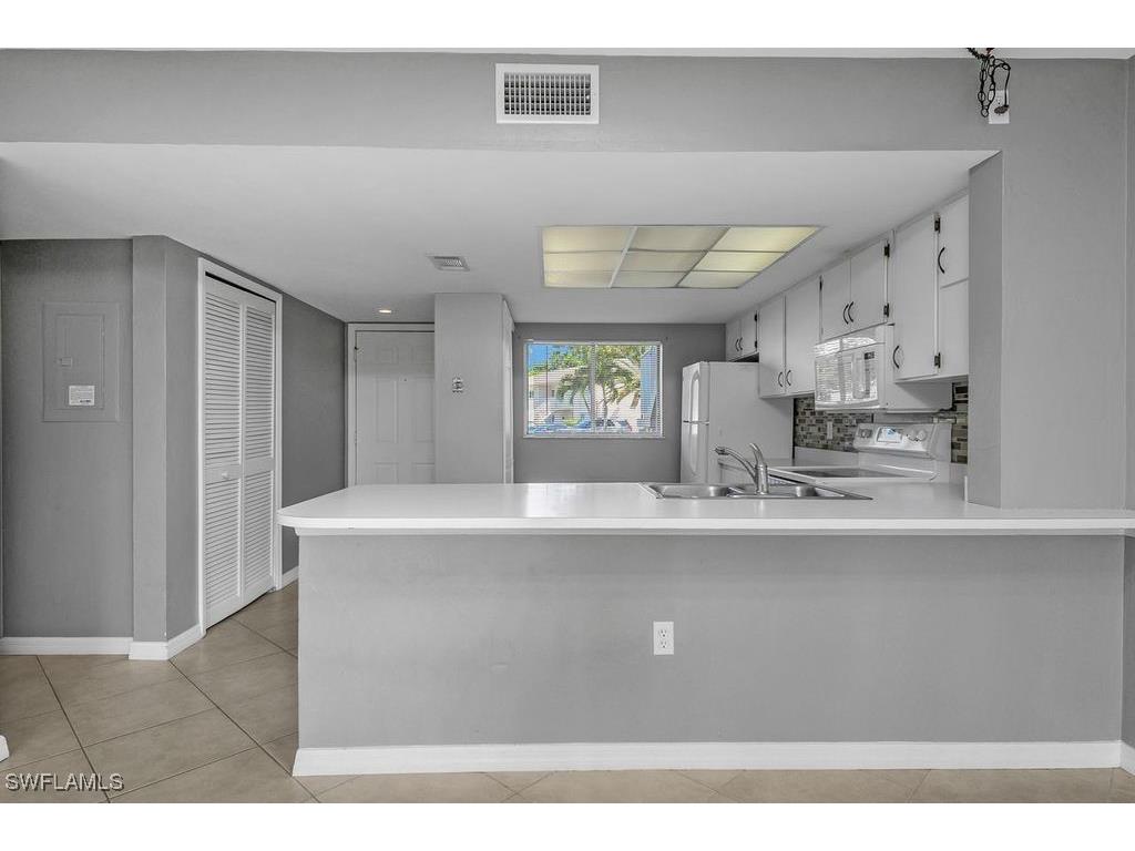 2360 Naples Trace Circle #2 Naples FL 34109 225084088 image8