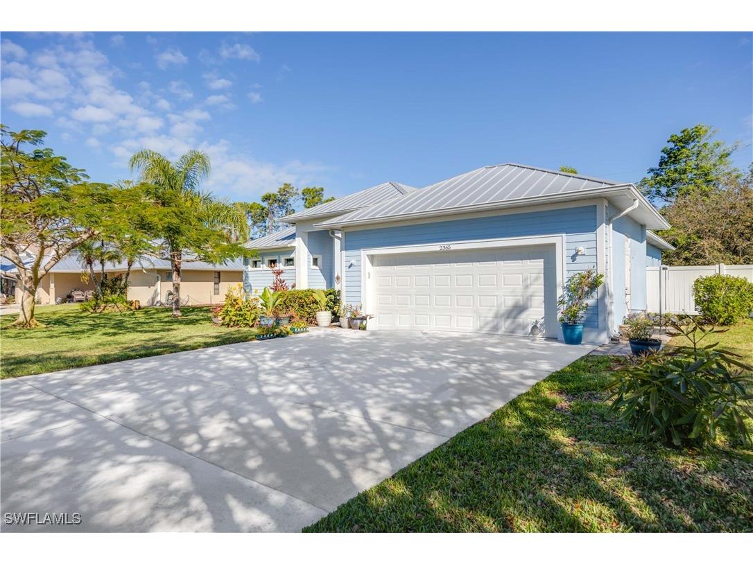 2365 Pine Woods Circle #6 Naples FL 34105 225023493 image1
