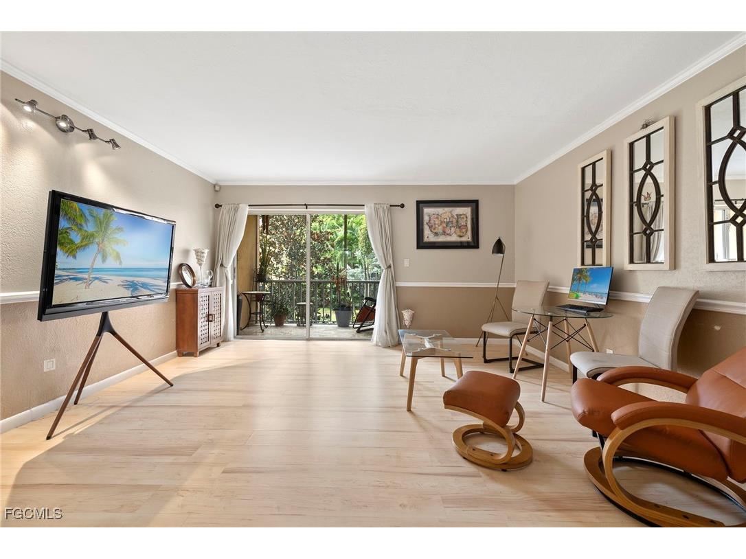 2366 E Mall Drive #213 Fort Myers FL 33901 2025012842 image1