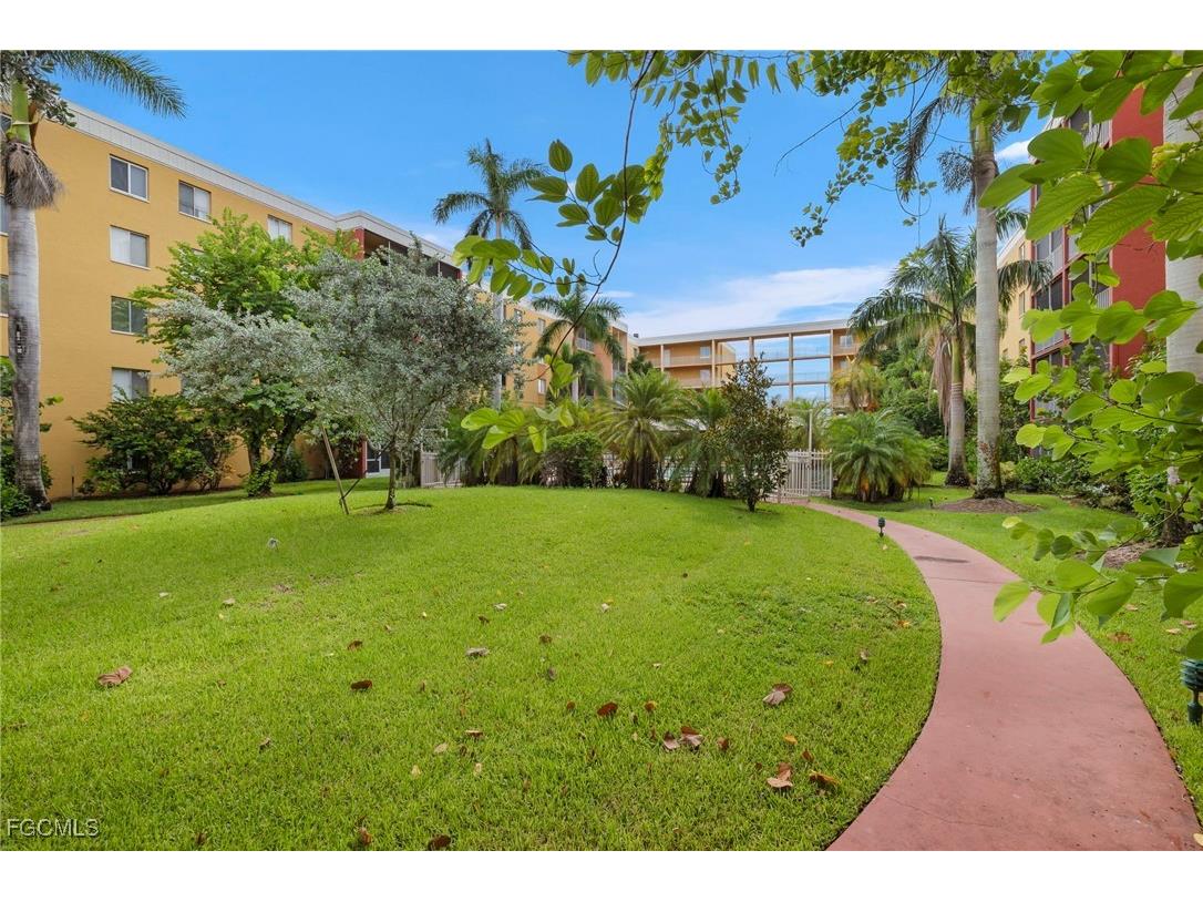 2366 E Mall Drive #213 Fort Myers FL 33901 2025012842 image24
