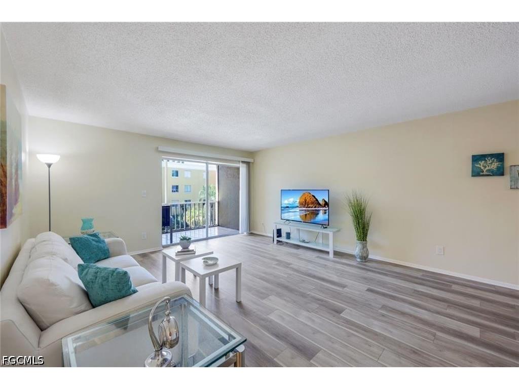 2366 E Mall Drive #418 Fort Myers FL 33901 2026018475 image2