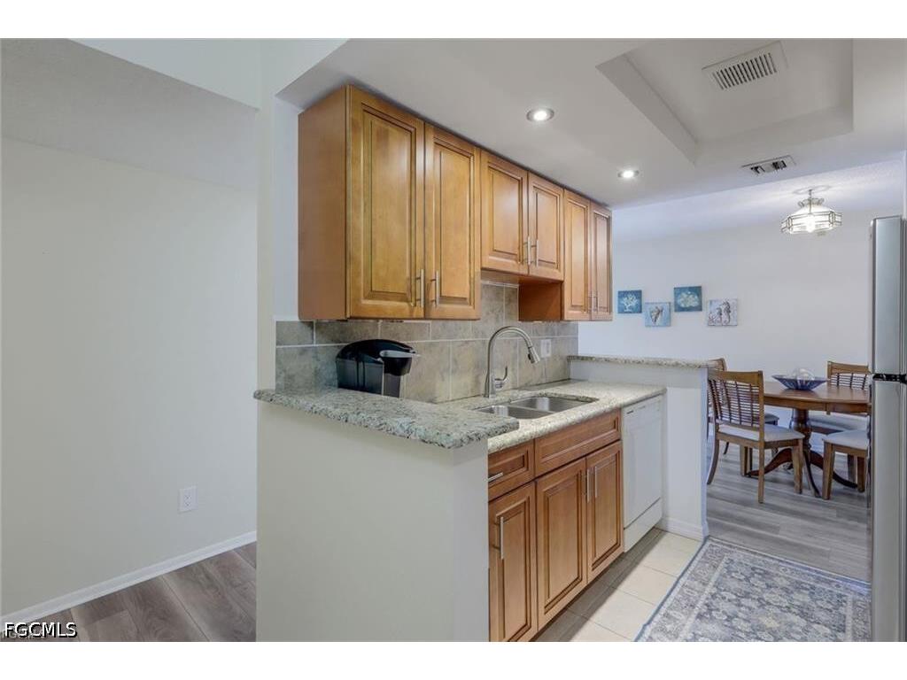 2366 E Mall Drive #418 Fort Myers FL 33901 2026018475 image8
