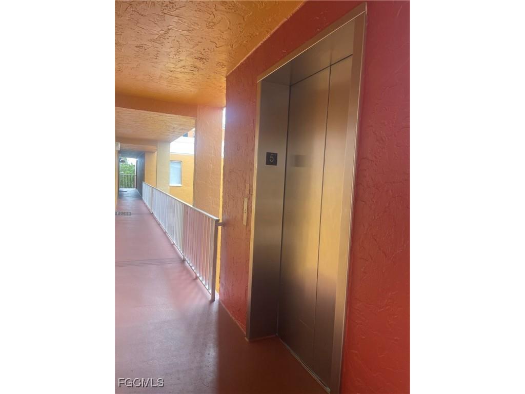 2366 E Mall Drive #521 Fort Myers FL 33901 2025016390 image2