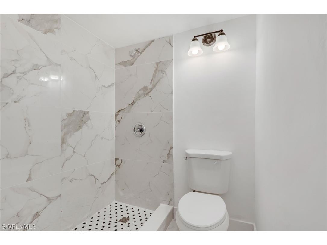 2366 E. Mall Dr #APT. 101 Fort Myers FL 33901 226007269 image21