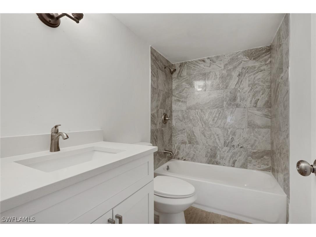 2366 E. Mall Dr #APT. 101 Fort Myers FL 33901 226007269 image24