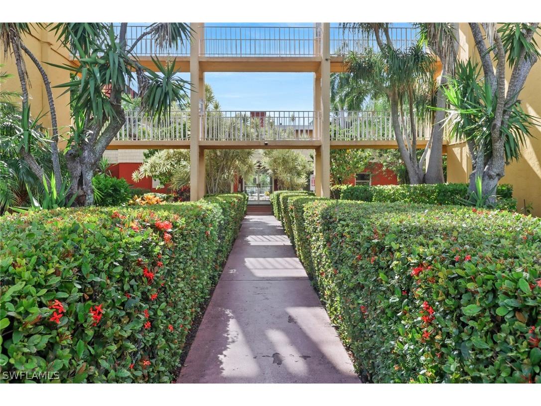 2366 E. Mall Dr #APT. 101 Fort Myers FL 33901 226007269 image3
