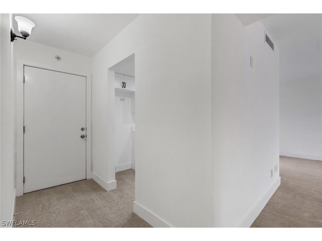2366 E. Mall Dr #APT. 101 Fort Myers FL 33901 226007269 image4