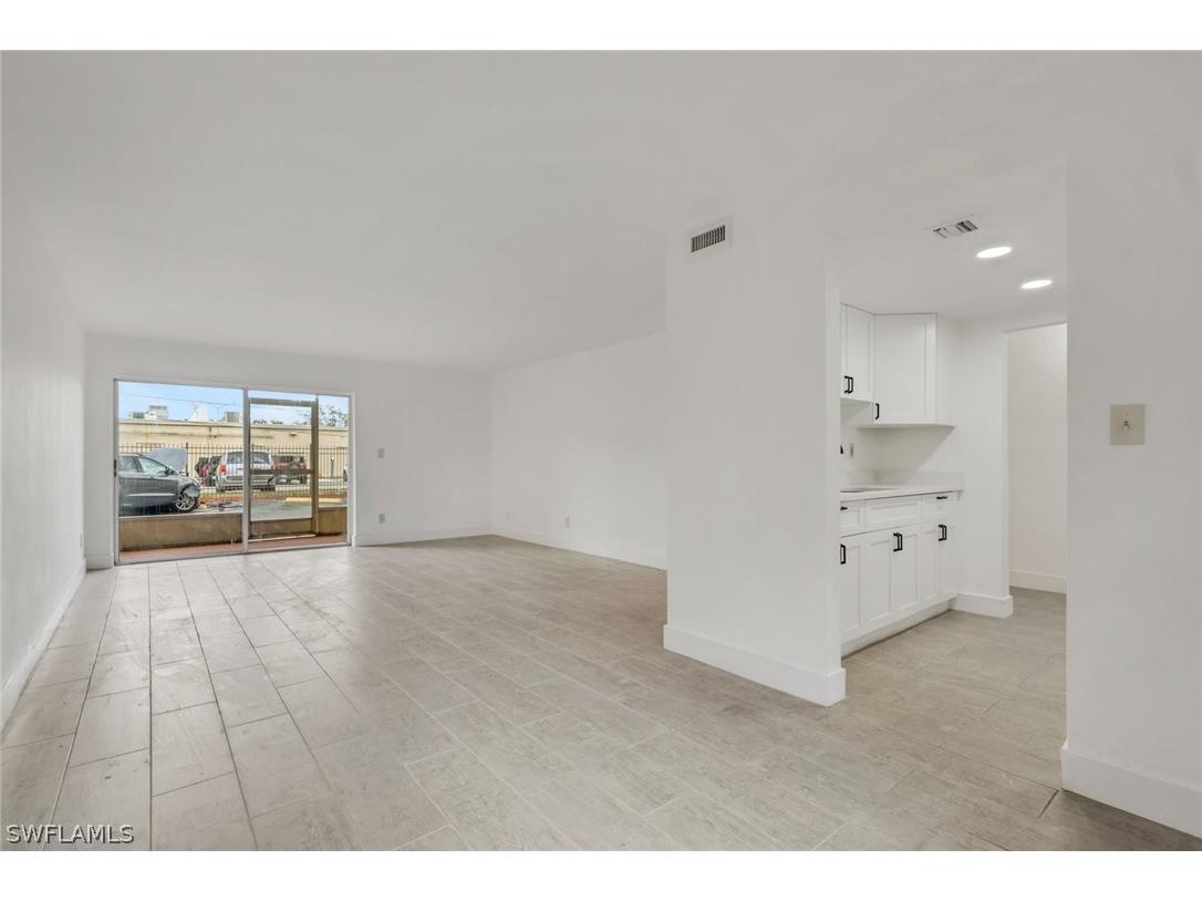 2366 E. Mall Dr #APT. 101 Fort Myers FL 33901 226007269 image8