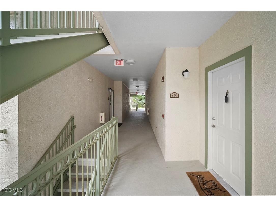 23660 Walden Center Drive #203 Estero FL 34134 2025014940 image4
