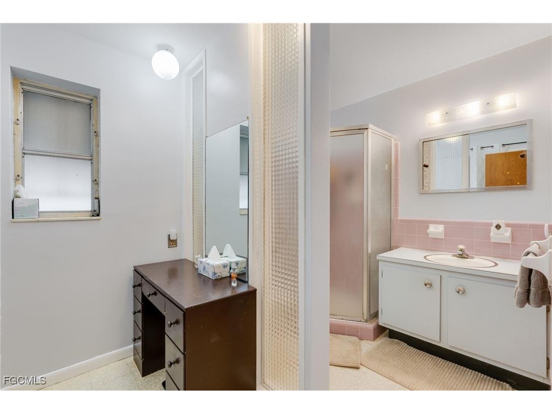 2367 Dover Avenue Fort Myers FL 33907 2025024039 image10