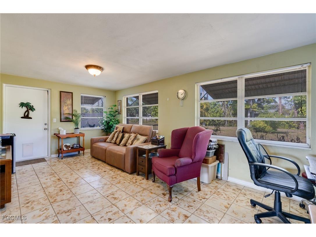 2367 Dover Avenue Fort Myers FL 33907 2025024039 image13