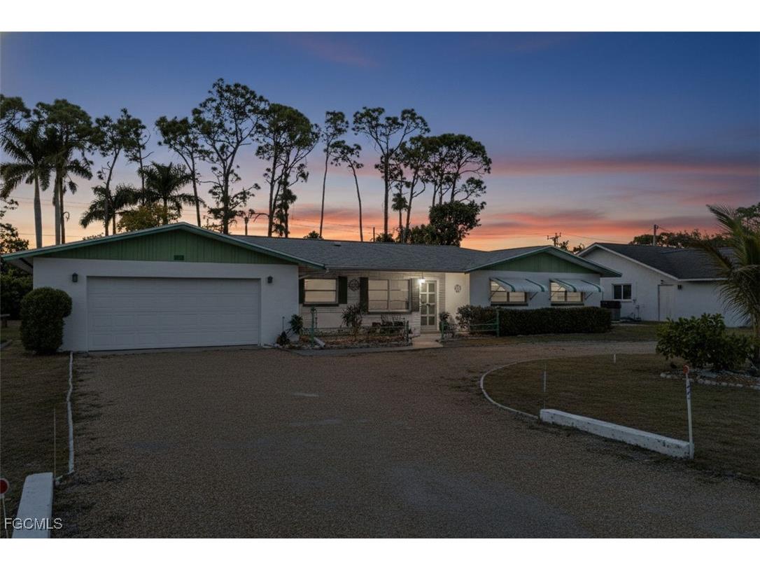 2367 Dover Avenue Fort Myers FL 33907 2025024039 image2