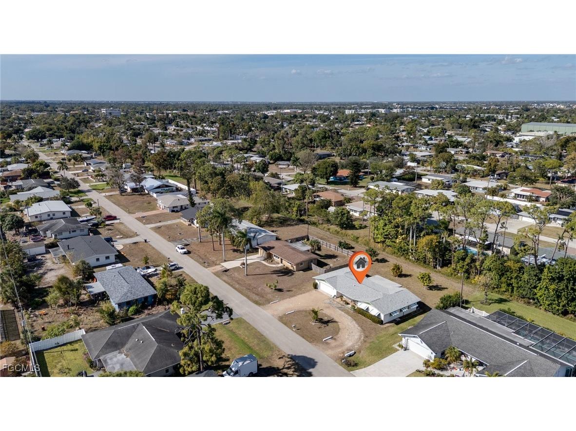 2367 Dover Avenue Fort Myers FL 33907 2025024039 image25