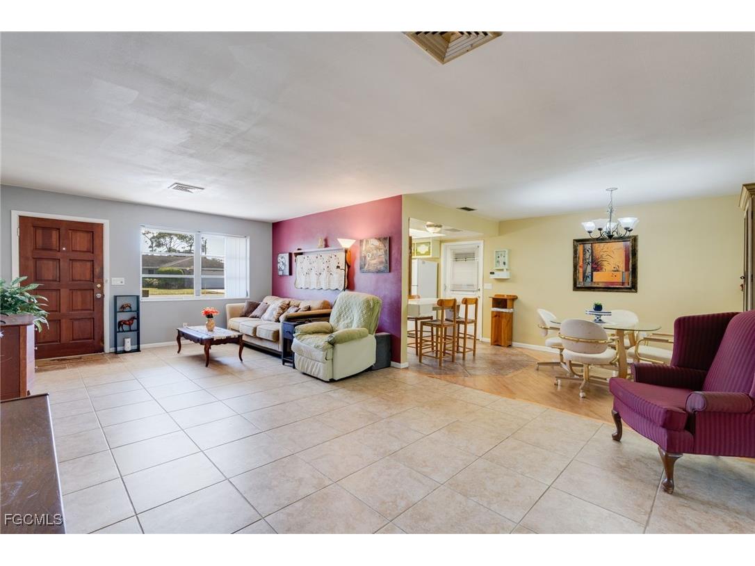 2367 Dover Avenue Fort Myers FL 33907 2025024039 image5