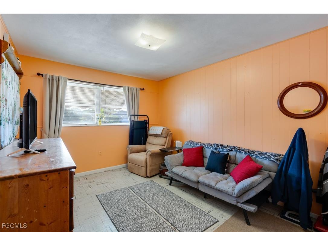 2367 Dover Avenue Fort Myers FL 33907 2025024039 image6