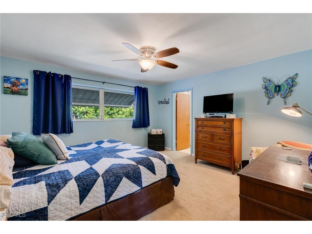2367 Dover Avenue Fort Myers FL 33907 2025024039 image9