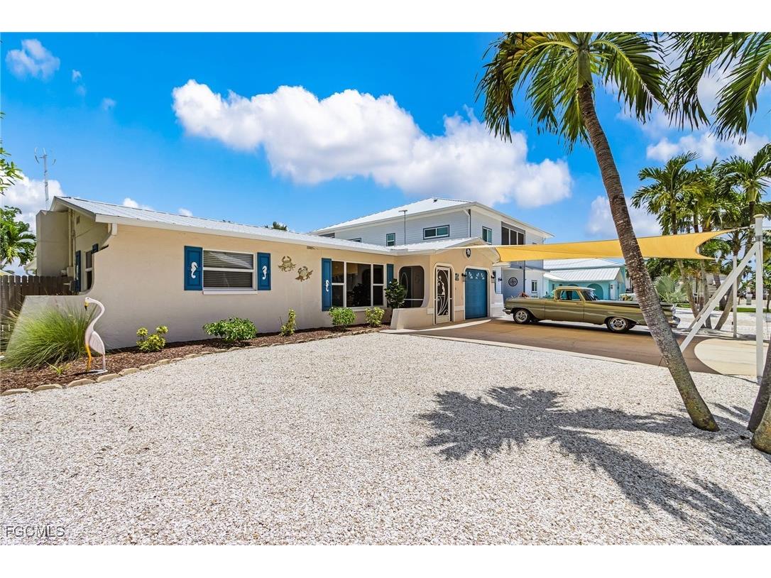 2368 Date Street Saint James City FL 33956 2025007813 image1