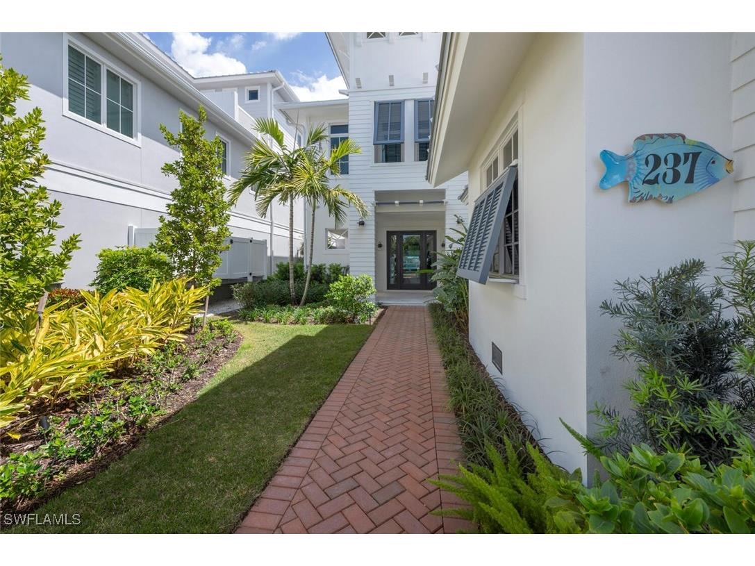237 13th Street S Naples FL 34102 225059034 image2
