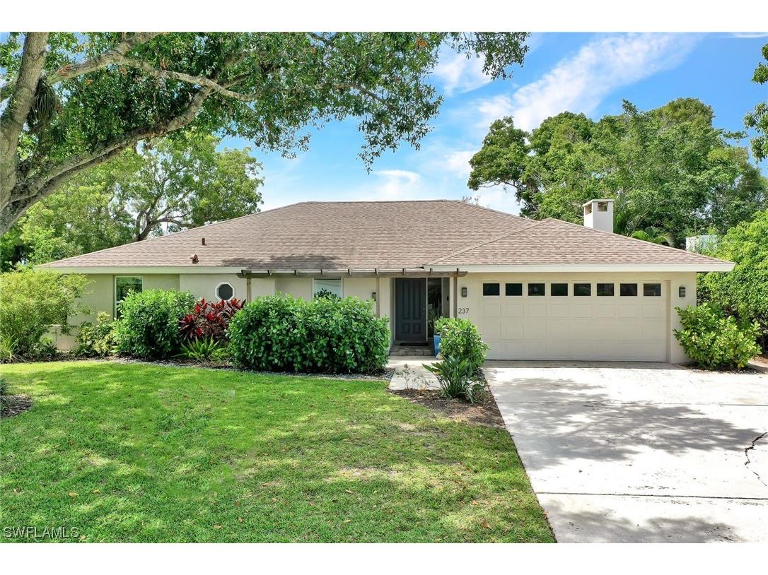 237 Burning Tree Drive Naples FL 34105 223026593 image1