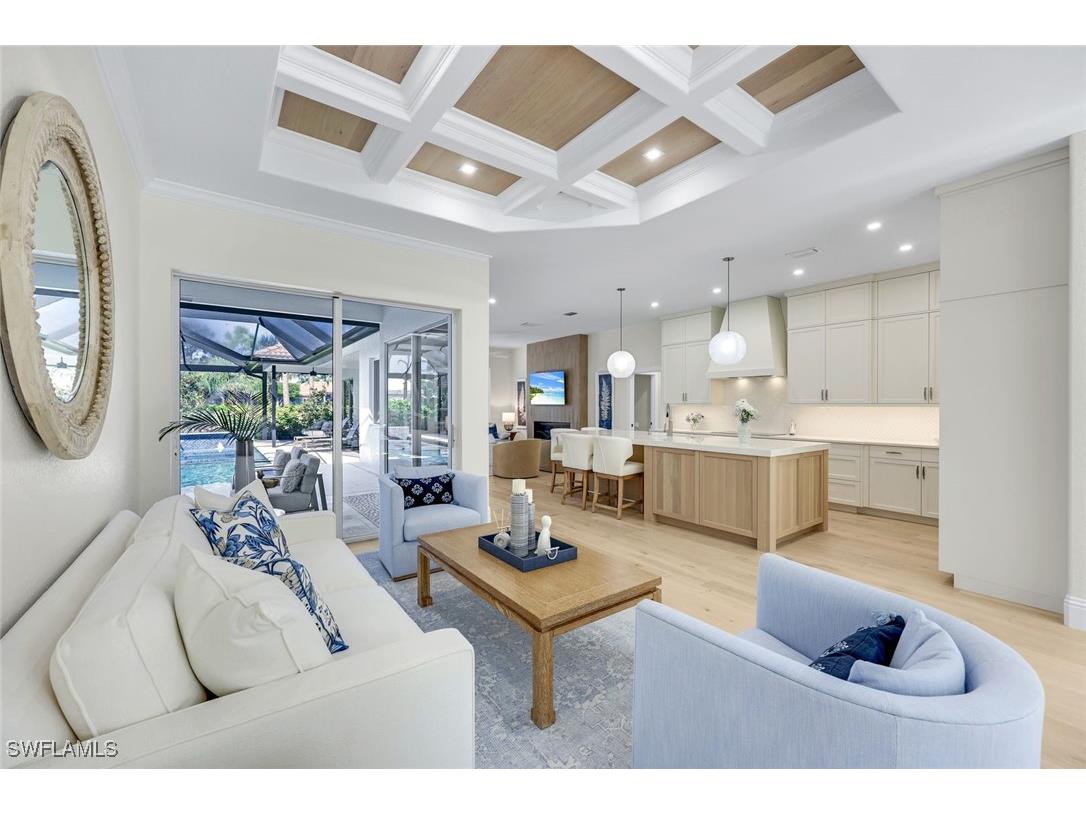 237 Charleston Court Naples FL 34110 225071051 image1