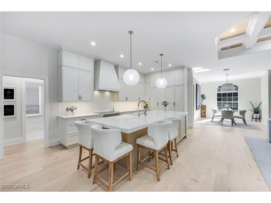 237 Charleston Court Naples FL 34110 225071051 image4