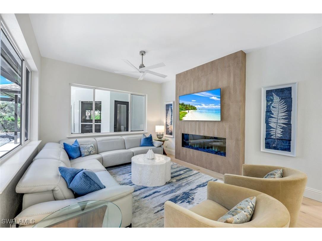 237 Charleston Court Naples FL 34110 225071051 image5