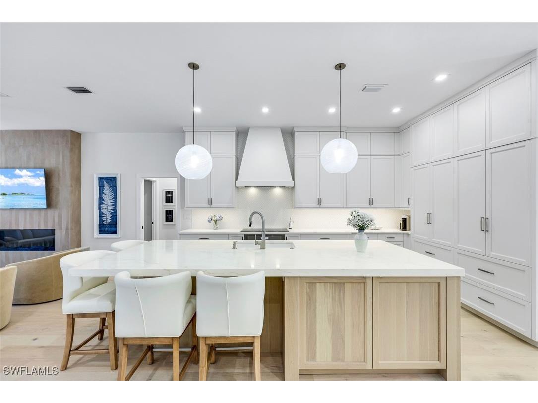 237 Charleston Court Naples FL 34110 225071051 image7