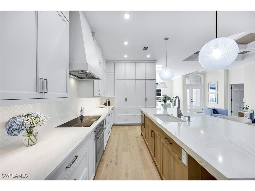 237 Charleston Court Naples FL 34110 225071051 image8