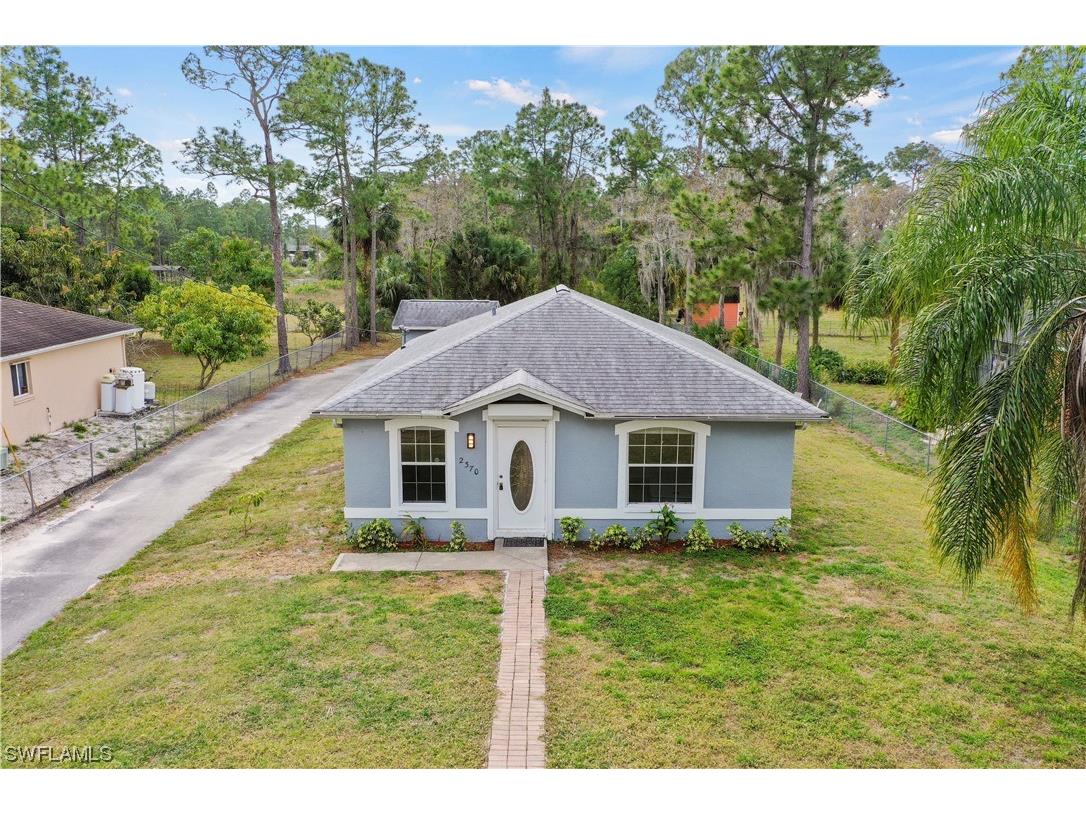 2370 31st Avenue NE Naples FL 34120 224020333 image1