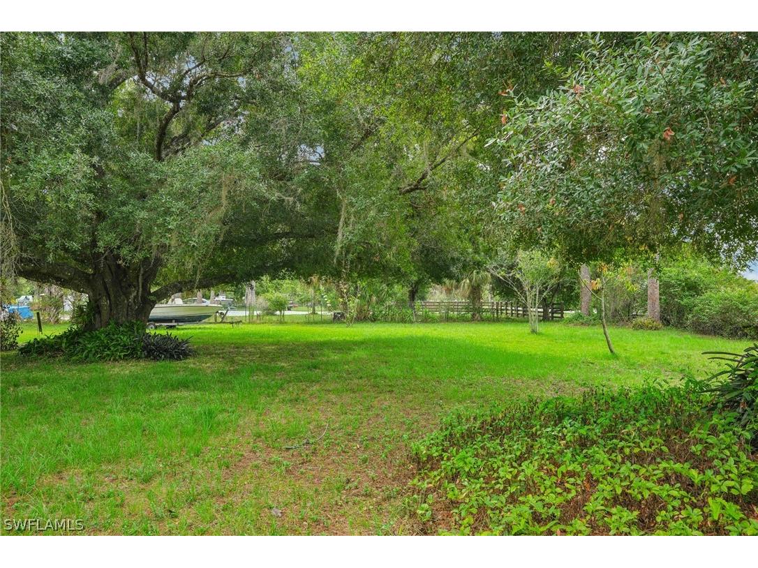 23701 N River Road Alva FL 33920 224047777 image1