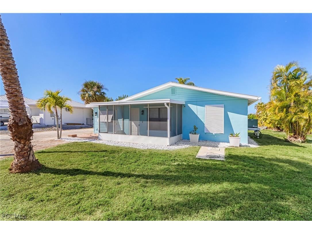 2371 Baybreeze Street Saint James City FL 33956 2026009472 image1