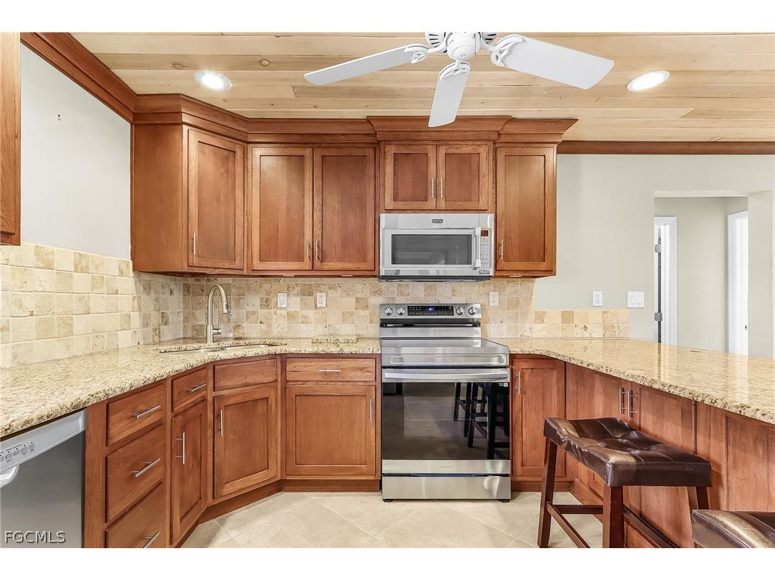 2371 Baybreeze Street Saint James City FL 33956 2026009472 image8