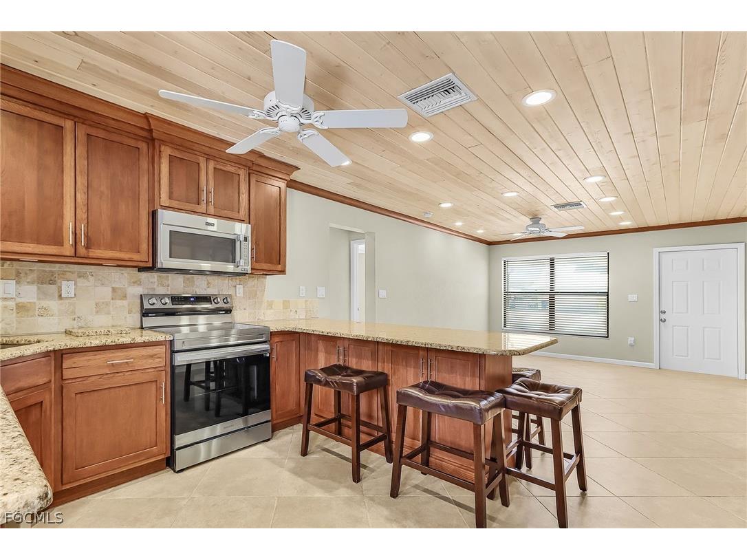 2371 Baybreeze Street Saint James City FL 33956 2026009472 image9