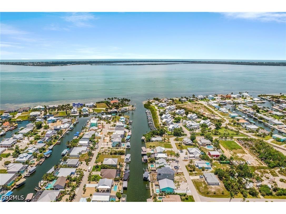 2371 Sycamore Street Saint James City FL 33956 2026025679 image2