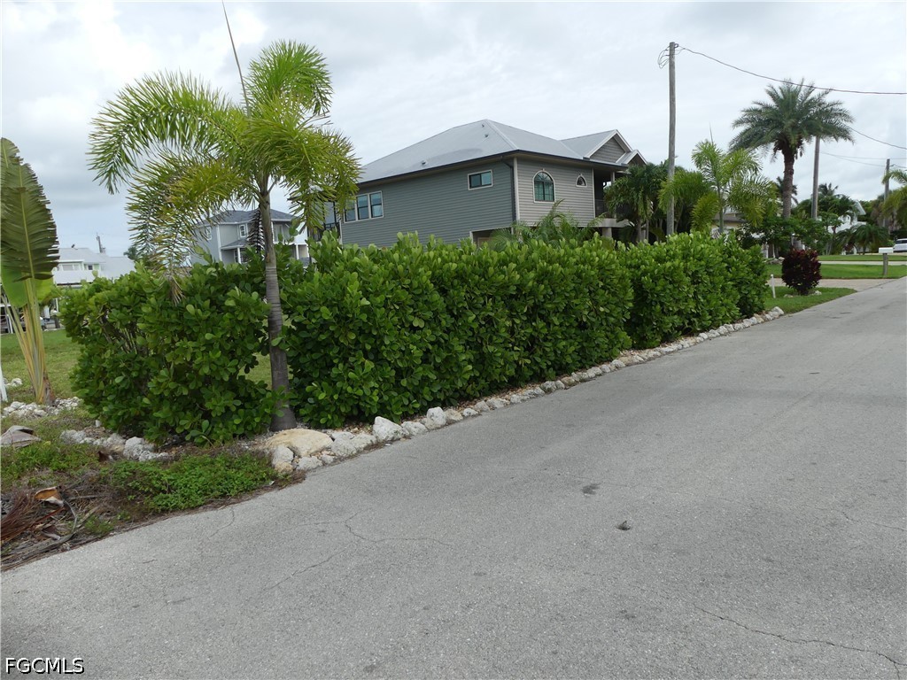 2371 Sycamore Street Saint James City FL 33956 2026025679 image22