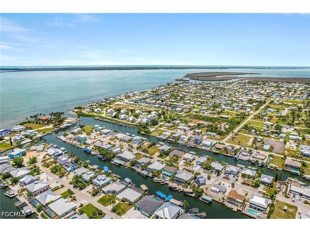 2371 Sycamore Street Saint James City FL 33956 2026025679 image4