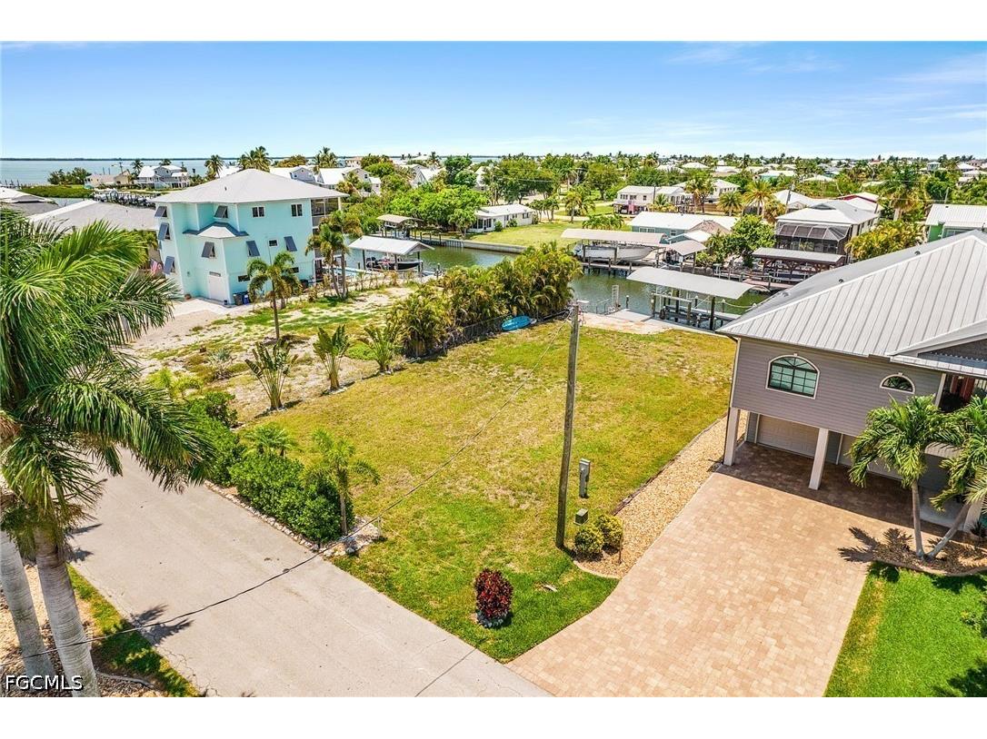 2371 Sycamore Street Saint James City FL 33956 2026025679 image8