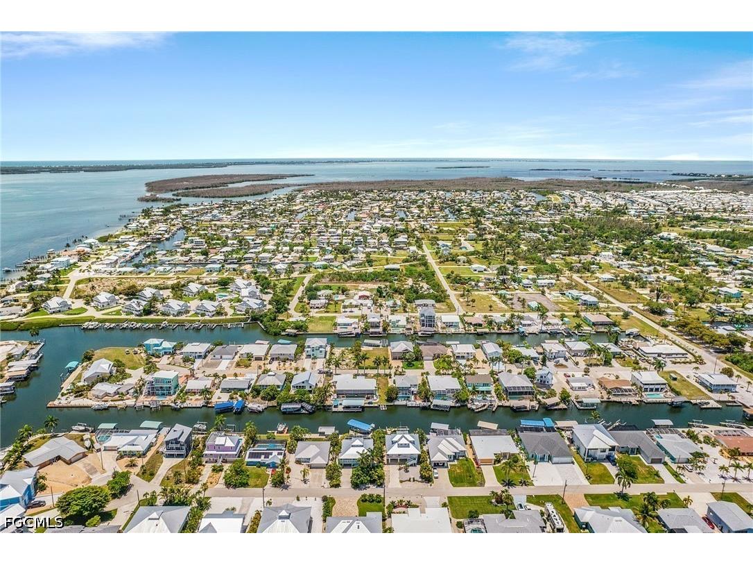 2371 Sycamore Street Saint James City FL 33956 2026025679 image9