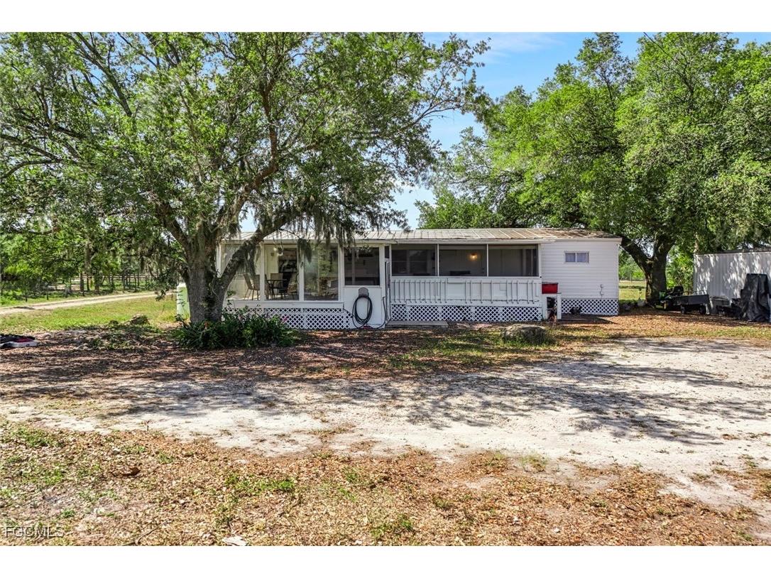 23715 Tinas Lane Fort Myers FL 33913 2025010943 image1