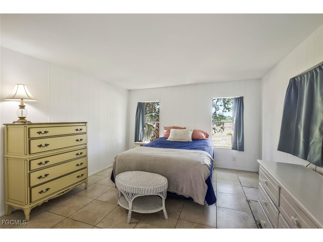 23715 Tinas Lane Fort Myers FL 33913 2025010943 image18