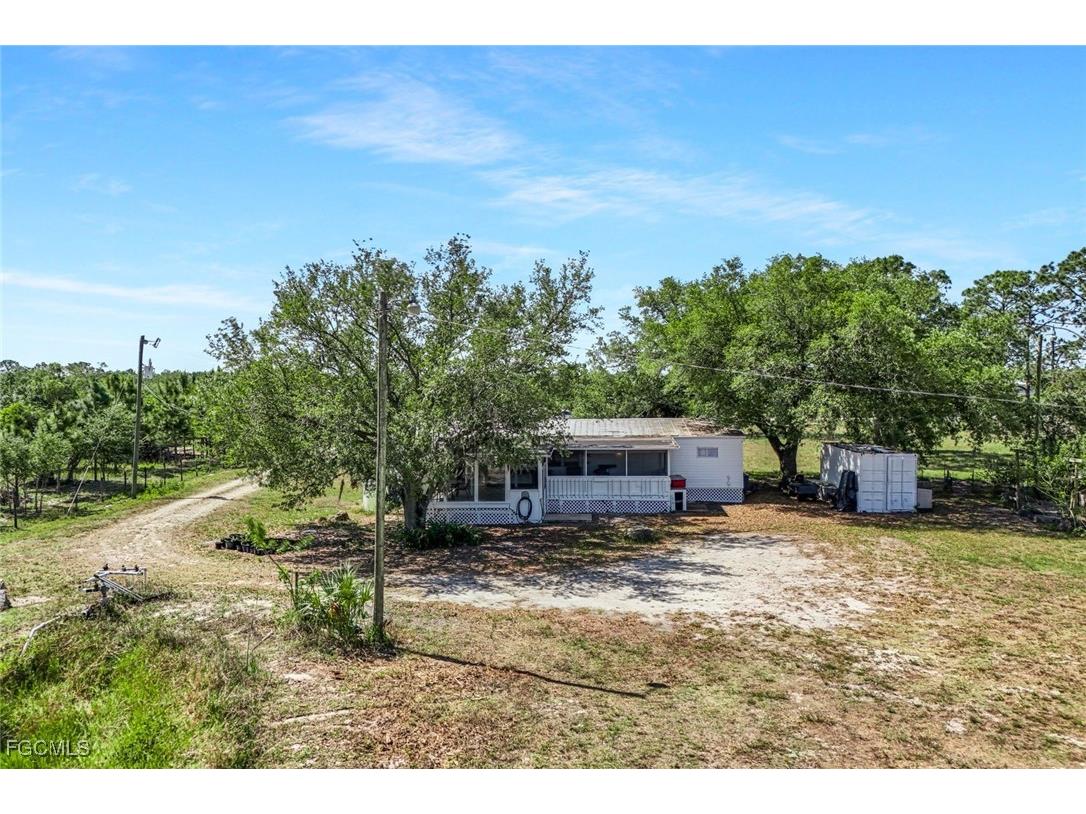 23715 Tinas Lane Fort Myers FL 33913 2025010943 image2