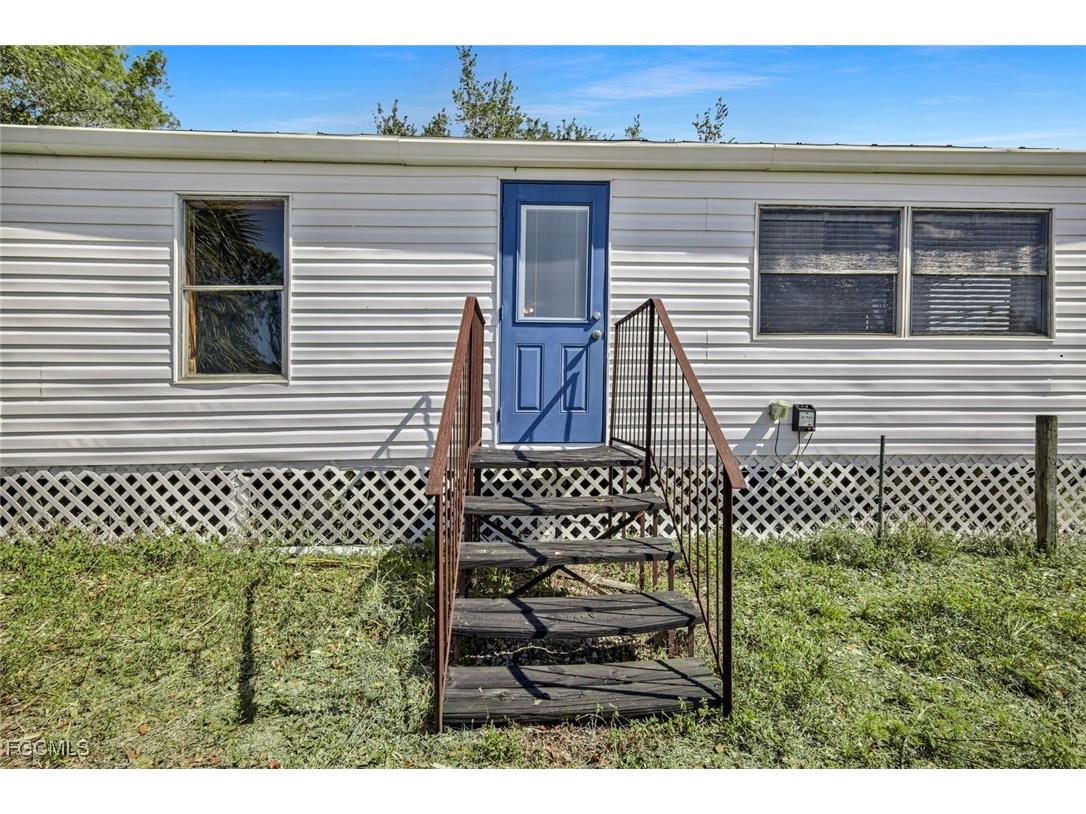 23715 Tinas Lane Fort Myers FL 33913 2025010943 image29