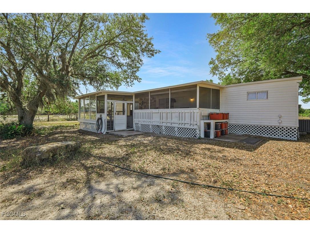 23715 Tinas Lane Fort Myers FL 33913 2025010943 image3