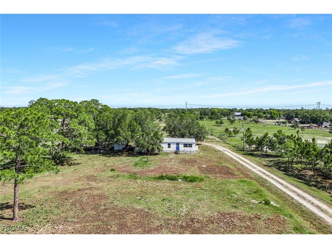 23715 Tinas Lane Fort Myers FL 33913 2025010943 image33