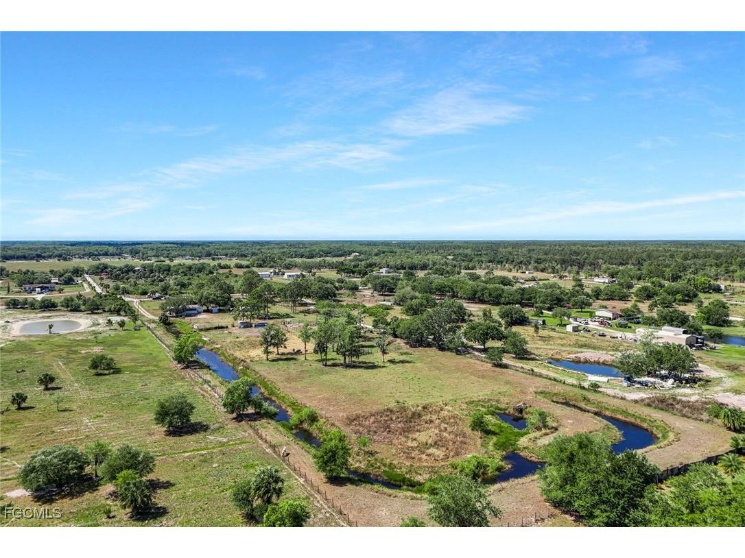 23715 Tinas Lane Fort Myers FL 33913 2025010943 image4