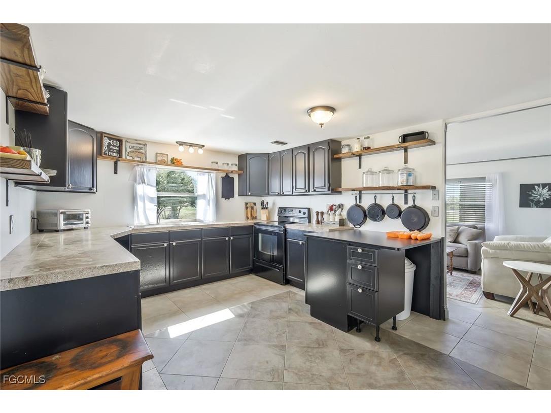 23715 Tinas Lane Fort Myers FL 33913 2025010943 image7