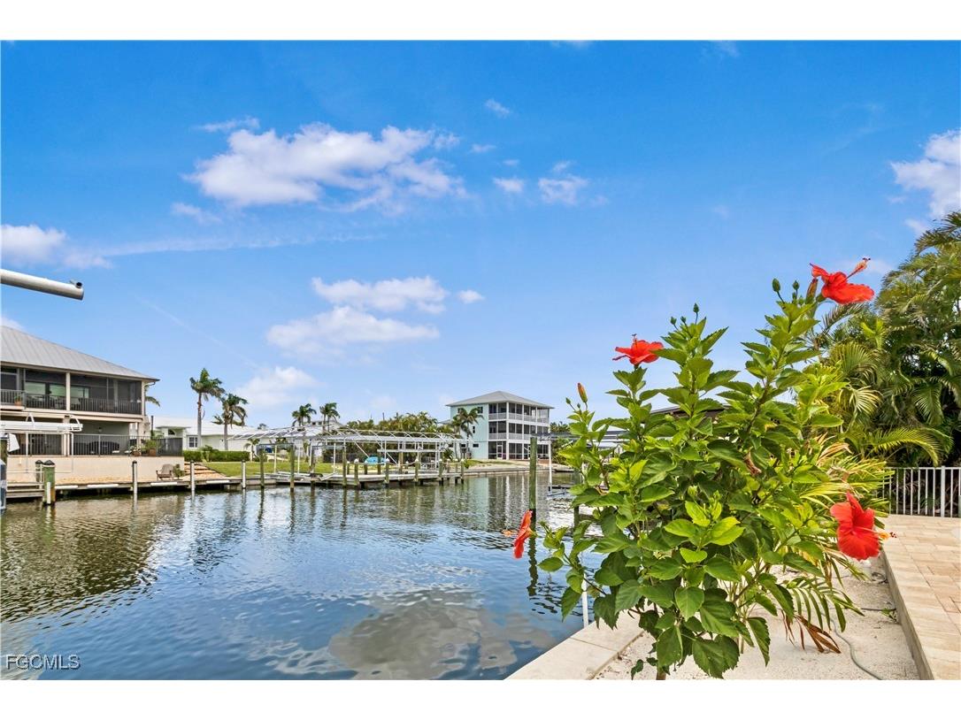 2372 Baybreeze Street Saint James City FL 33956 2025016172 image18