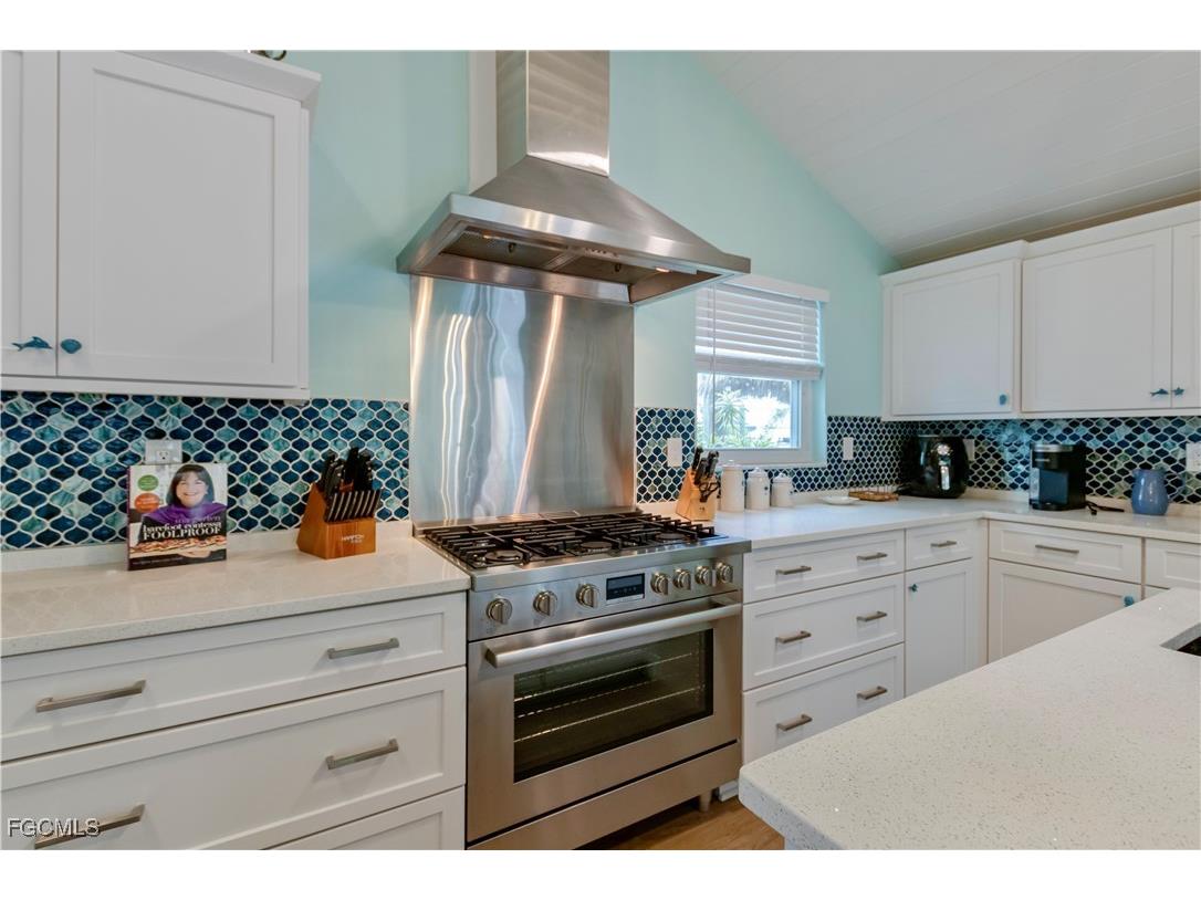 2372 Baybreeze Street Saint James City FL 33956 2025016172 image19