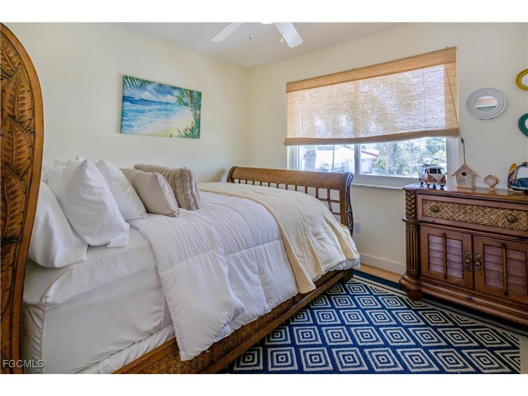 2372 Baybreeze Street Saint James City FL 33956 2025016172 image31